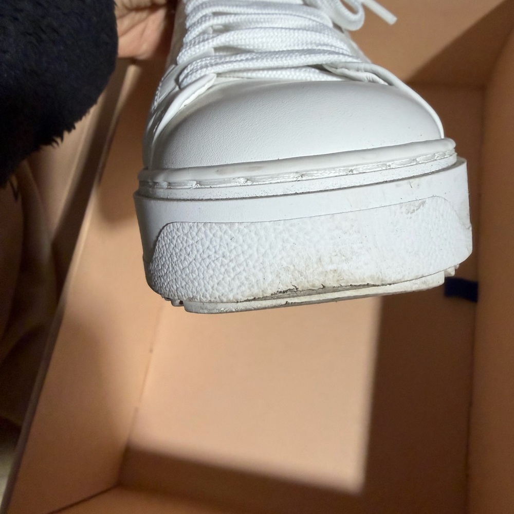 Louis Vuitton women’s sneakers time out 38.5 - Picture 11 of 13